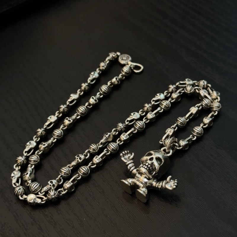 Ch*0me He**ts necklaces